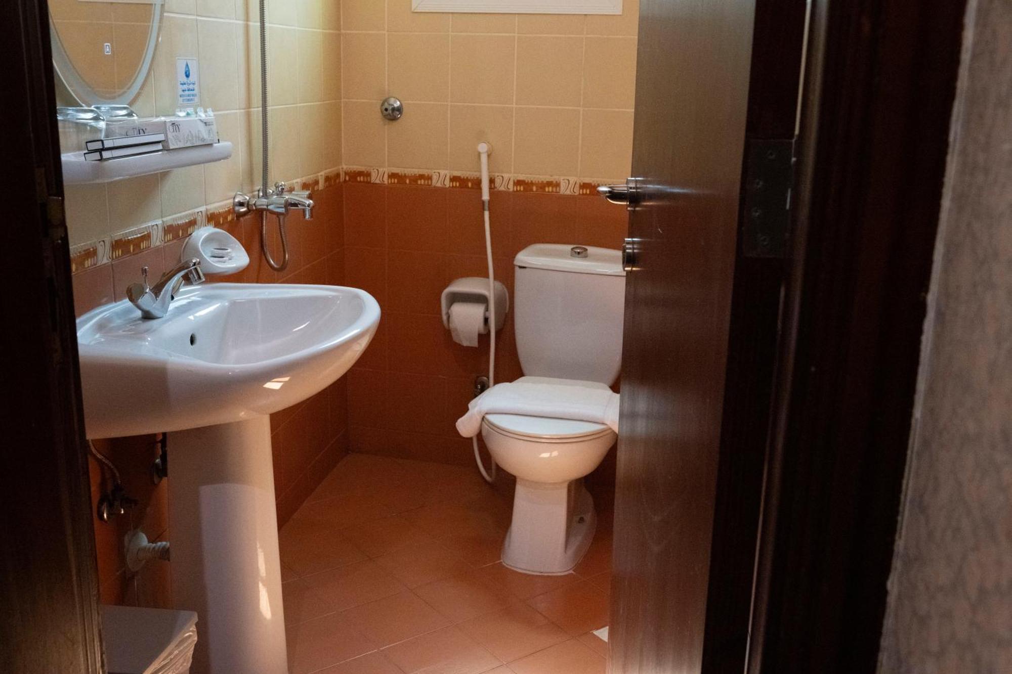 فندق المروج كريم Almorooj Kareem Hotel 吉达 外观 照片